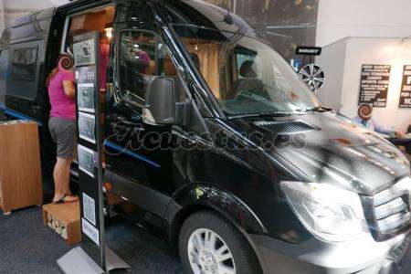 Bravia Mobil Swan 699