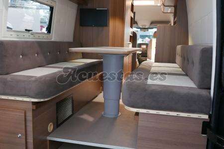 Bravia Mobil Swan 699