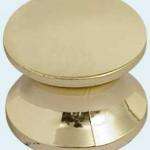 Boton roscado para cierre cajetin color dorado