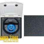 Toma Exterior con Tapa Magnética macho. Negro.