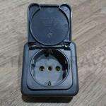 Enchufe 220v vehiculo recreo gris oscuro completo