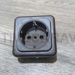 Enchufe 220v vehiculo recreo marron con marco