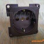 Enchufe 220v vehiculo recreo marron