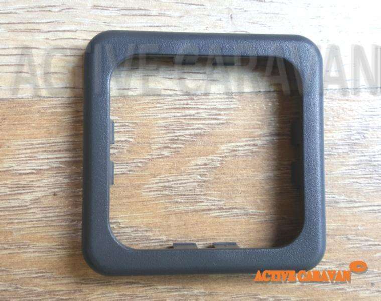 Marco gris oscuro para enchufe 220v