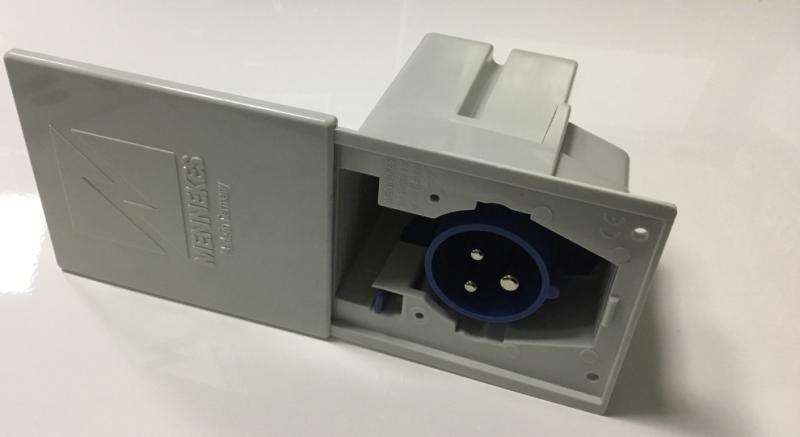 Toma externa 220V tapa corredera caravana autocaravana - Ref. 40-PRE221V