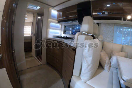 Eura Mobil Integra 890 QB