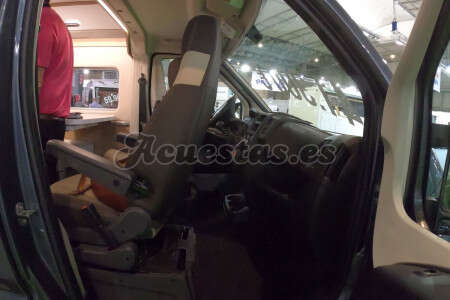 Mc Louis Menfys Van 3 Maxi