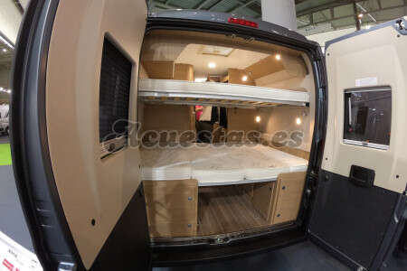 Mc Louis Menfys Van 3 Maxi