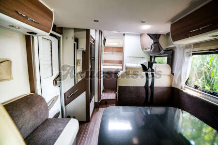 Blucamp Ocean 525
