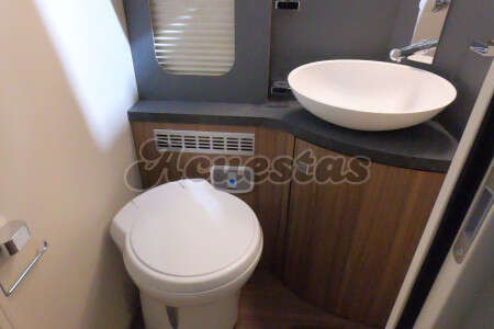 Eura Mobil Integra 890 QB